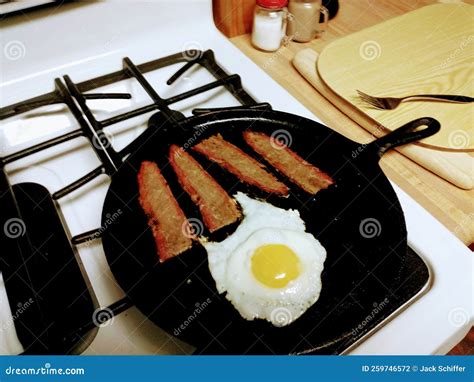 Smoked Brisket and Egg Breakfast Stock Photo - Image of brisket