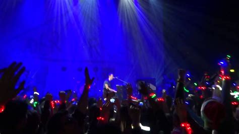 Christmas Lights Coldplay Under 1 Roof 191213 Youtube