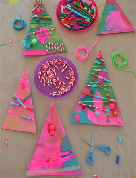 Find 18 easy and fun christmas crafts suitable for toddlers and preschool aged children. 20 Easy Christmas Crafts for Kids - Bright Star Kids