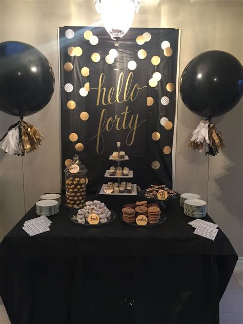 Black And Gold Table Decor Ideas