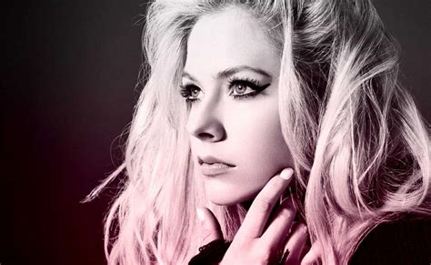 Avril Lavigne Ascolta Il Nuovo Album Head Above Water Audio Bitchyf
