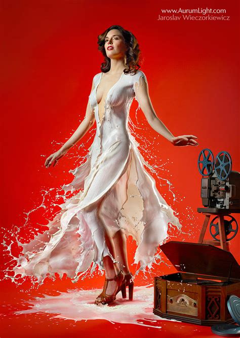 水やミルクをモデルにぶっかけてドレスを作成するAurum Light作品集 GIGAZINE