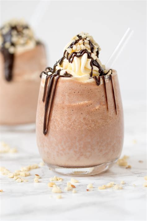 5 Minute Chocolate Peanut Butter Smoothie Recipe