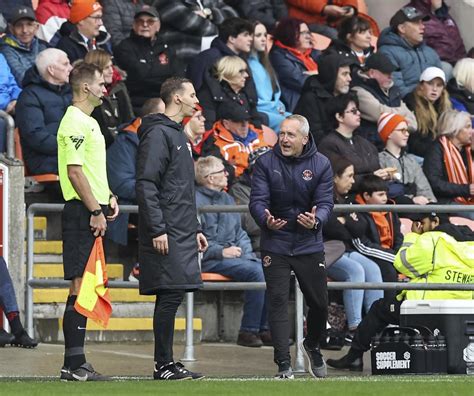 Blackpool Fc Neil Critchley Gives His Verdict On Bewildering Referee