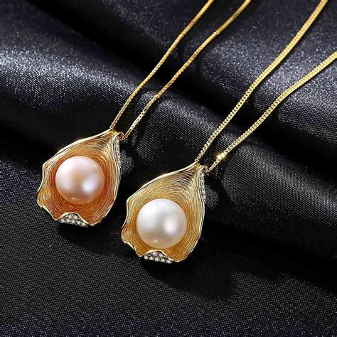 Vintage Pearl Pendant Necklace Shell Design In Sterling Silver In 2020