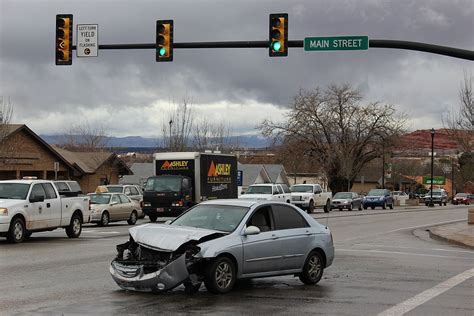 Running Red Light Causes Accident 2 Sent To Hospital St George News