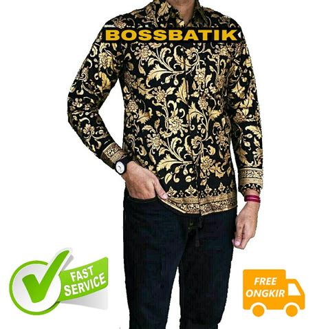 Selama ini model baju batik yang sering dipakai oleh para pria ketika bekerja yaitu memakai model kemeja batik lengan panjang yang dikombinasikan pemilihan model batik pria kombinasi polos ini sendiri lebih dipilih karena memiliki banyak model dan kombinasi yang unik dan modern yang sering. Model Baju Batik Pria Masa Kini « Grosir Batik Solo Terkini