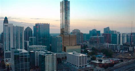 Construction Fencing Moves In For Atlantas Tallest Building In Ages