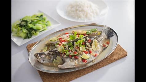 Antara cara untuk hilangkan hanyir bagi ikan frozen adalah rendam dengan perahan limau kasturi ataupun tepung gandum. Dapur Bujang Ikan Stim | Desainrumahid.com