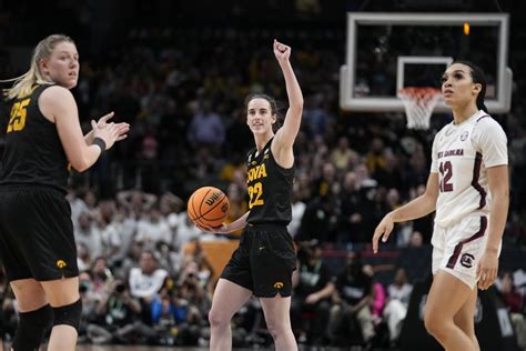 Iowa Lsu To Play For Each Programs First Womens Basketball National Title The Columbian