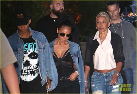 Jada Pinkett Smith Grabs Mothers Day Dinner With Willow And Jaden