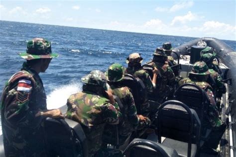 Patroli Laut Dan Pengawasan Pantai Ditingkatkan Prajurit