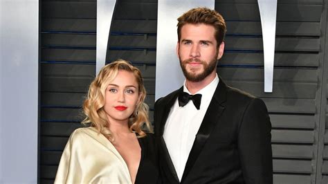 Now, several family members have started sharing official wedding portraits miley cyrus and liam hemsworth managed to pull off a secret wedding over the festive season, with fans of the couple only finding out on instagram. Il matrimonio low cost di Miley Cyrus con Liam Hemsworth ...