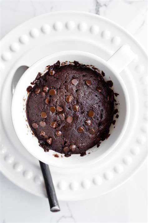 People say this fudgy vegan chocolate mug cake is the best mug cake they've ever tried… and it can even be made in the microwave! Chocolate Mug Cake (Vegan and Gluten-free) - The Vegan 8