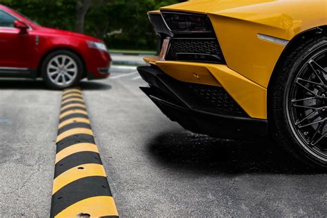 Can Lamborghinis Go Over Speedbumps Safely Supersportiva