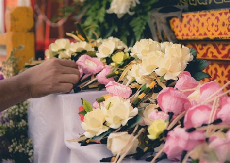Most Popular Flowers For Funerals Burnett Regional Funeral Services