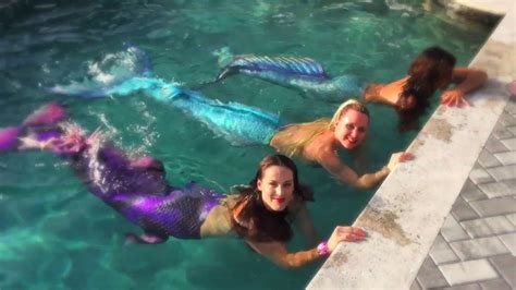 3 Mermaids Play Pool Party With Swimming Mermaids Youtube