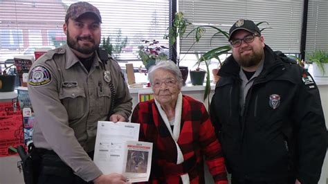 A 104 Year Old Woman Shot Her First Buck After Getting Her Hunting