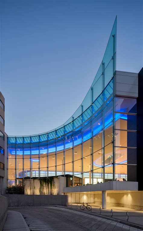 Shopping mall in toronto, ontario. Yorkdale Mall - Structural Glass Wall Systems ...