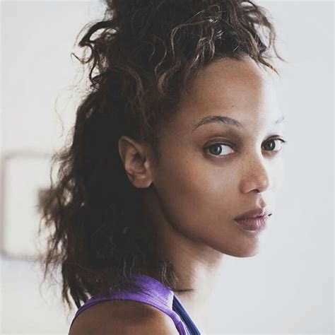 Tyra Banks Vintage Supermodel Natural Beauty Fresh Face No Makeup Clear