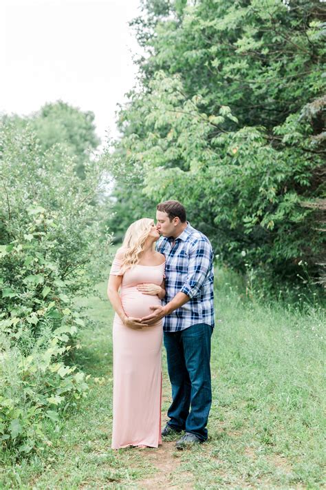 beautiful outdoor maternity session nicole and will rockford michigan — laurenda marie