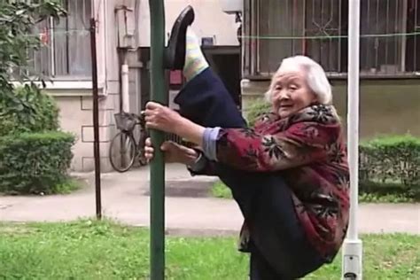 Watch Incredible Woman 87 Performing Perfect Splits After Learning Karate To Recover From