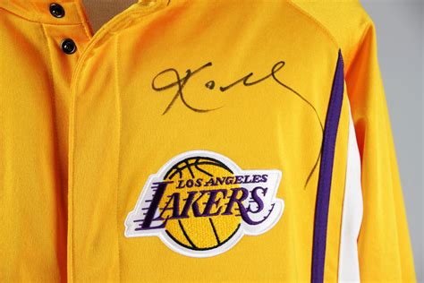 Celebrating the style of the game, nike designers refreshed a beloved apparel staple into a new performance product for athletes on and off the court. 2000-01 Los Angeles Lakers - Kobe Bryant Game-Worn, Signed ...