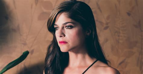 selma blair reveals she has multiple sclerosis