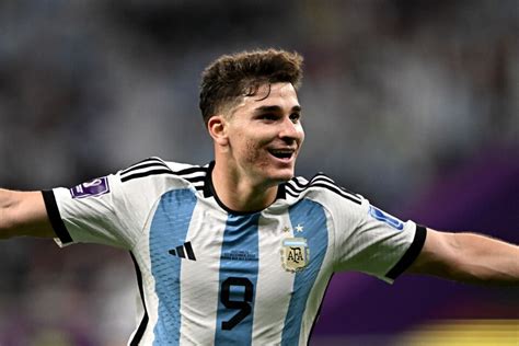 Julián Álvarez Metió El Segundo Gol Y Amplió La Ventaja De Argentina