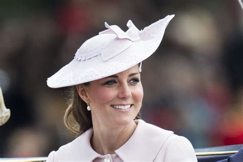 Kate Middleton Pregnancy Style Duchess Of Cambridges Maternity Looks