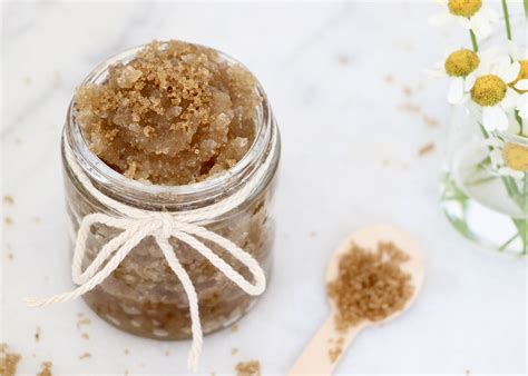 Fight Dry Skin With An Easy Brown Sugar Scrub Recipe Brown Sugar Retains More Moisture And
