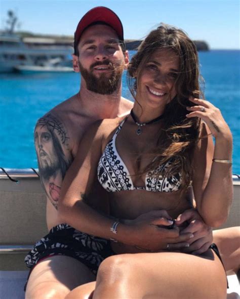 Lionel Messi Celebrates Girlfriend Antonella Roccuzzo S Birthday With