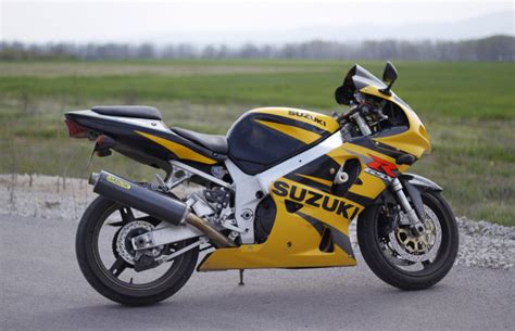 Tap on the images to enlarge the only electronics on the gsxr 750 is the drive mode selector, which allows the rider to adjust the engine power delivery according to the riding conditions. 2002 Suzuki GSX-R 750: pics, specs and information ...