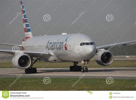 American airlines has its own dedicated terminal at jfk, terminal 8. American Airlines Boeing 777-200, N765AN En El Aeropuerto ...