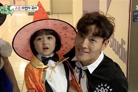 Kim jong kook faces the difficult choice between song ji hyo and hong jin young on running man the latest episode of. Kim Jong Kook est surprise lorsqu'un enfant lui demande s ...