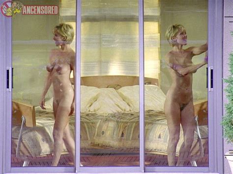 Naked Bobbie Phillips In The Hustle