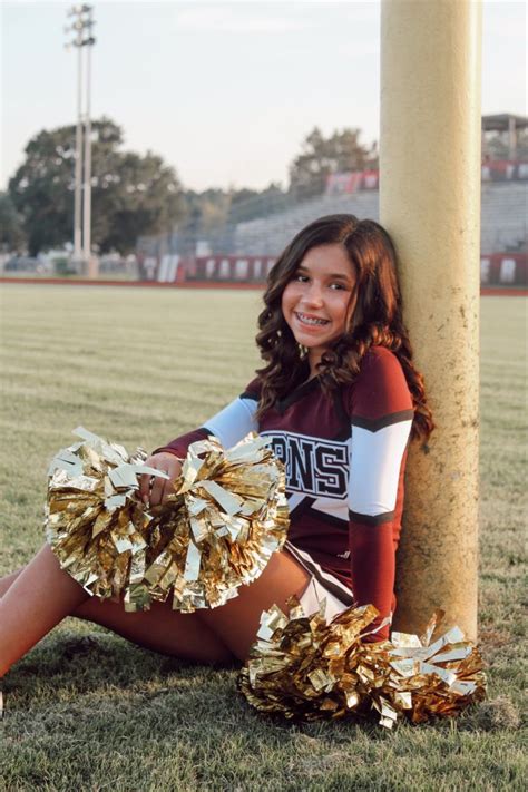 Horn Pride Cheerleading Picture Poses Cheers Photo Cheerleading Pictures