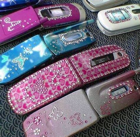 Image About Phone In 2000s By Angel Yiyakova On We Heart It Flip