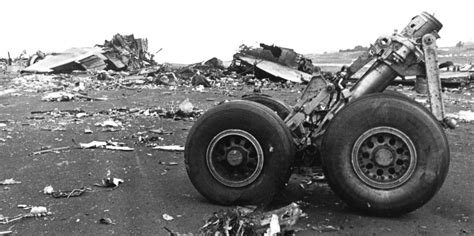 The Aftermath Of The Tenerife Airport Disaster 1977 2796×1397