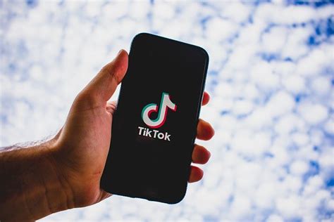 And although the age minimum for tiktok in general is 13, you need to be at least 16 years old to livestream. TikTok Anleitung für Anfänger - The WOW! Gallery