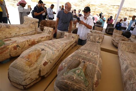 อียิปต์พบ โลงศพ รูปปั้น นับร้อยในสุสานซักคารา มีคลิป