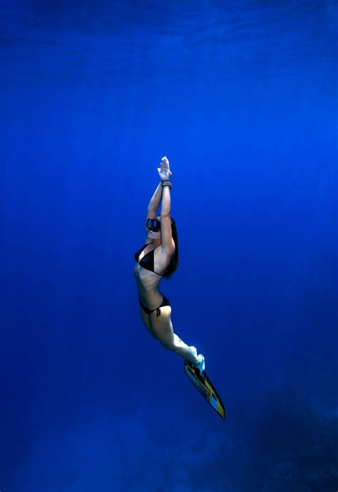 freediving underwater model underwater photography underwater