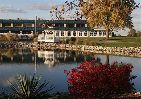 We offer privacy that you don't get at most country clubs. Valle Vista Country Club - Greenwood, IN Wedding Venue