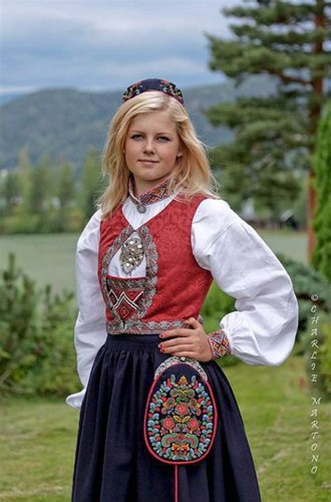 Norvegian Traditional Dress European Girls And Womens Beauty Folk Clothing Historical