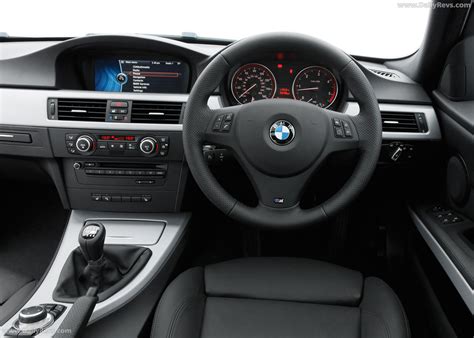 In 2009, bmw m5 touring (e61) looks good, and you cannot dispute about it. 2009 BMW 3-Series Touring UK - Dailyrevs
