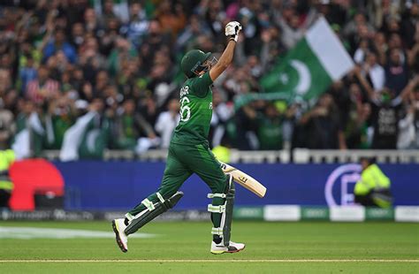 Azam Century Helps Pakistan Beat New Zealand To Keep Semi Final Hopes