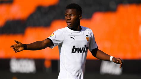 Valencia Sign Usmnt Teenager Musah To New Contract Through 2026