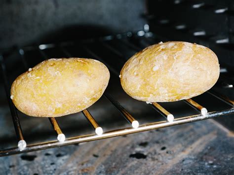 How To Make Baked Potatoes In The Oven With Crispy Skin And A Fluffy Middle
