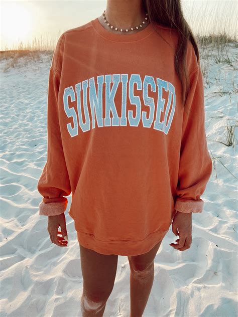 Sunkissed Terracotta Crewneck Sweatshirt © Trendy Summer Outfits