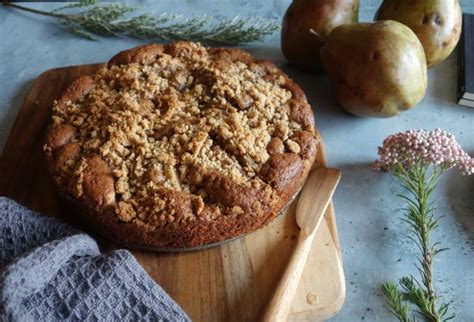 Crumble cake poires chocolat une recette facile et fruitée
